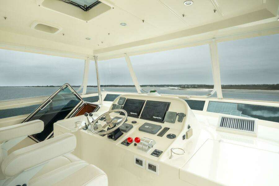 2008 Hampton 630 Pilothouse