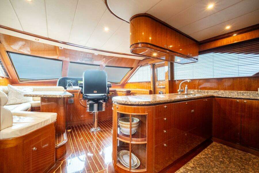 2008 Hampton 630 Pilothouse