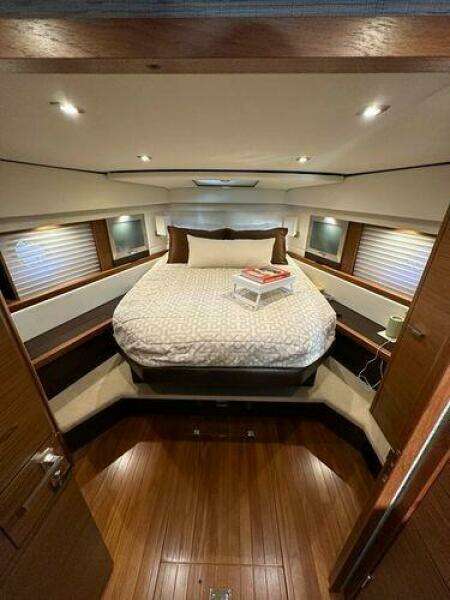 Tiara 44 NO AGENDA -  Forward Stateroom