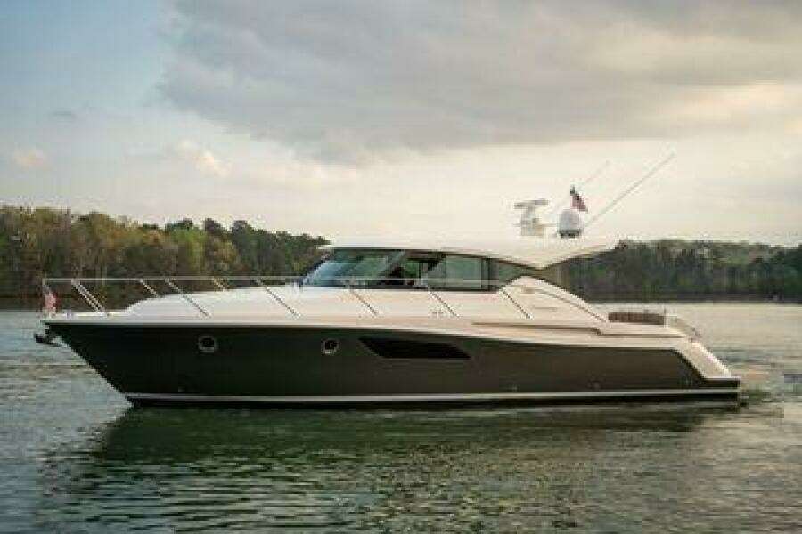 Tiara 44 NO AGENDA - Port Profile