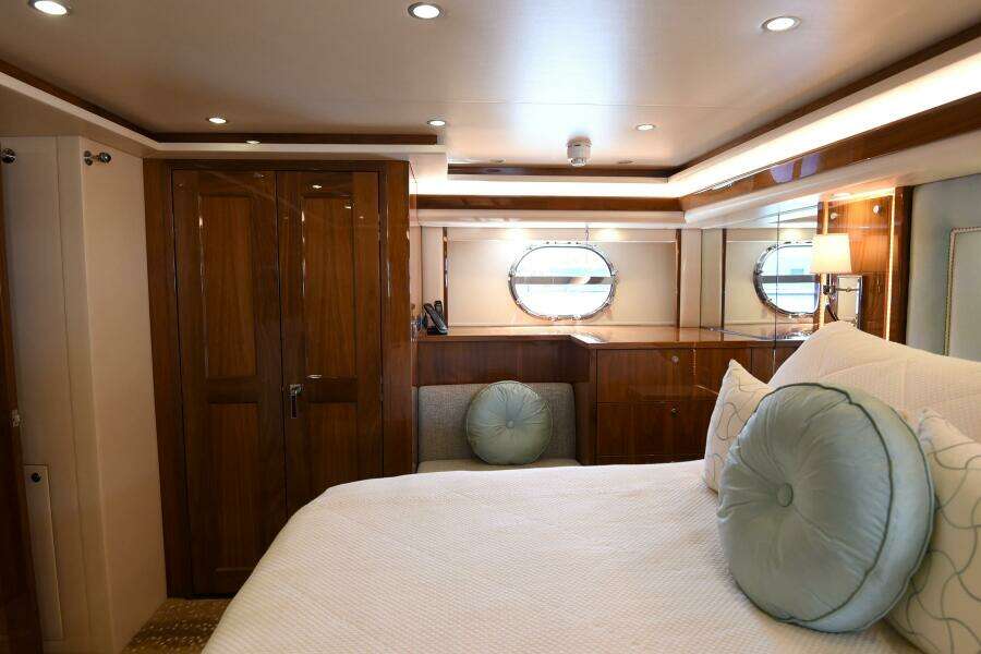 2019 Viking 80 Skybridge - PARTY OF FIVE