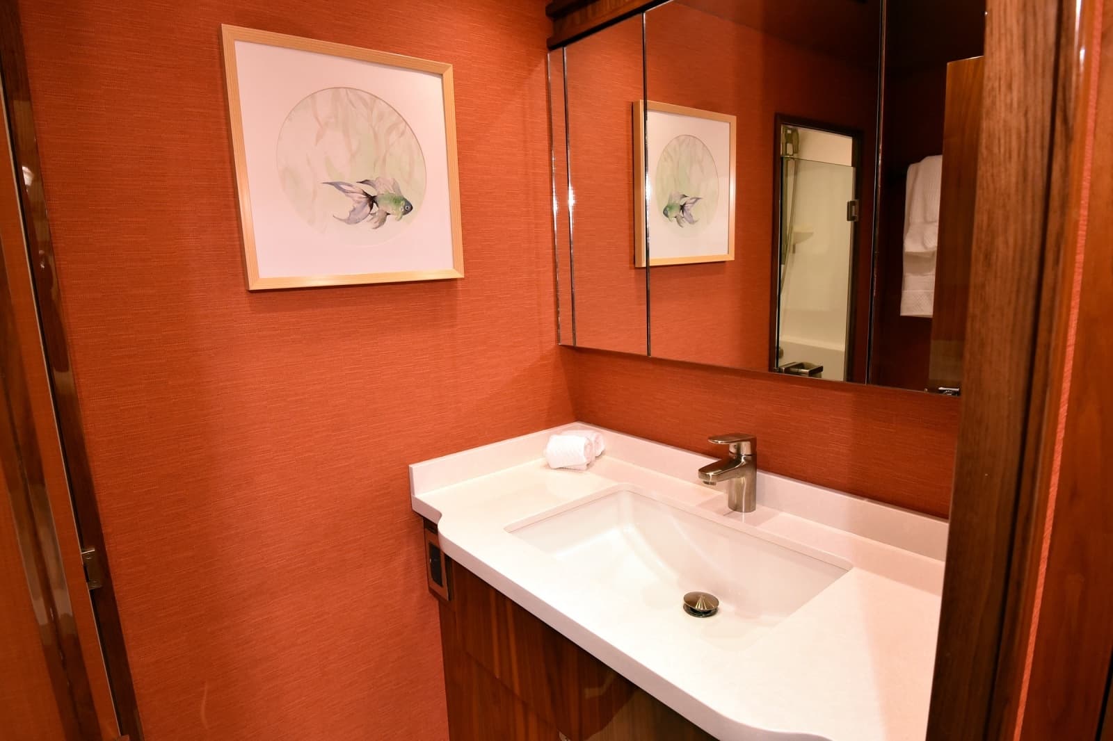 2019 Viking 80 Skybridge