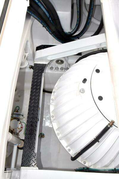 2019 Viking 80 Skybridge