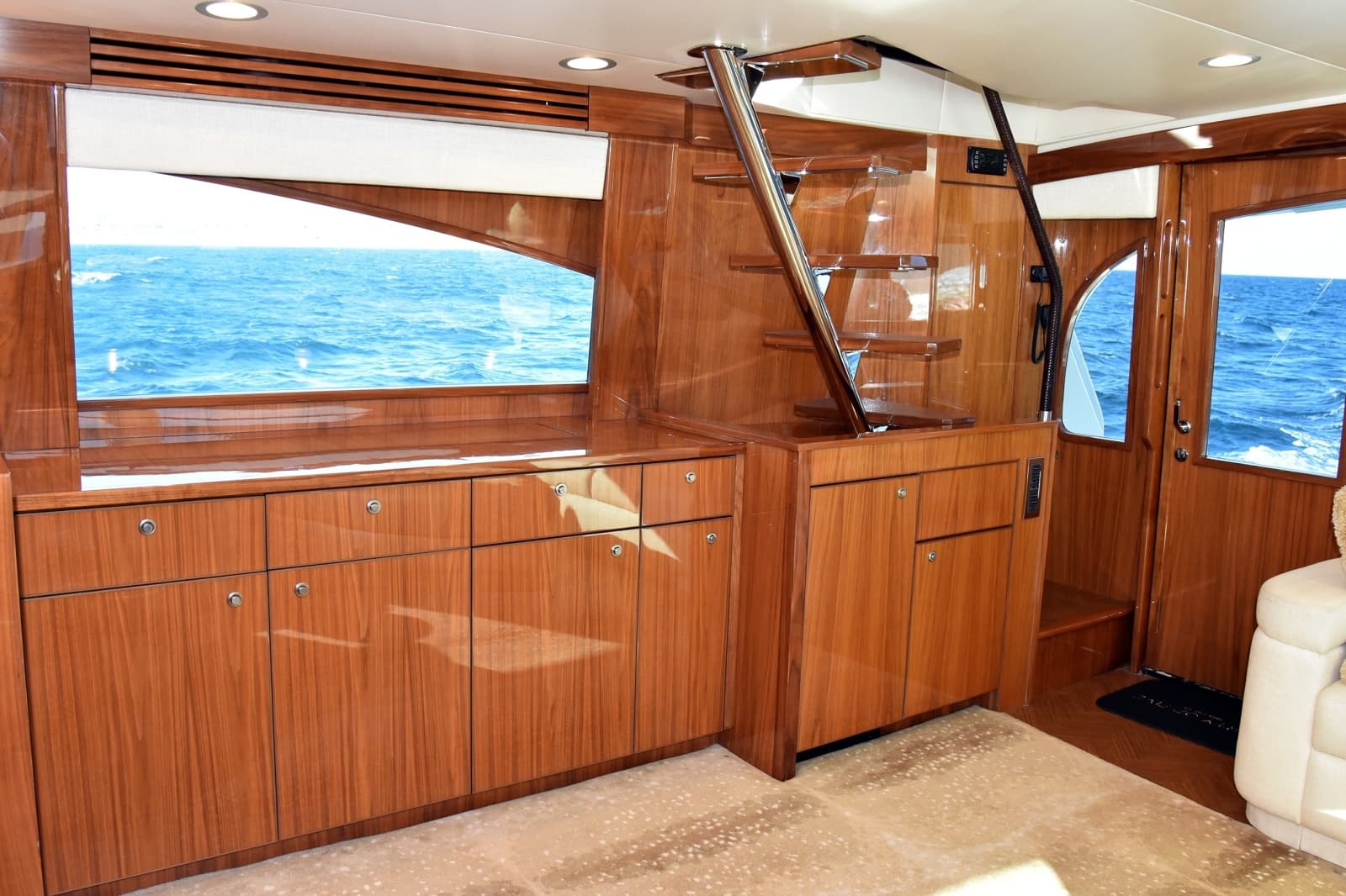 2019 Viking 80 Skybridge