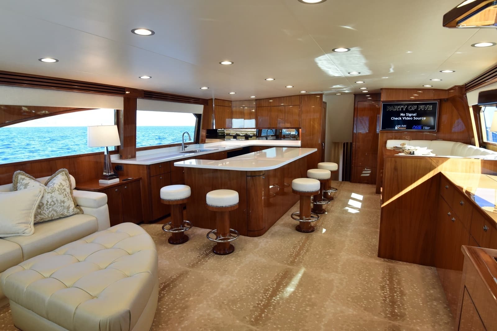 2019 Viking 80 Skybridge