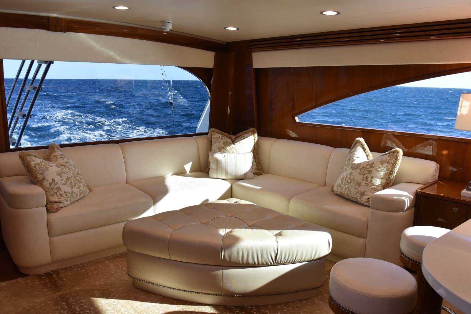 2019 Viking 80 Skybridge