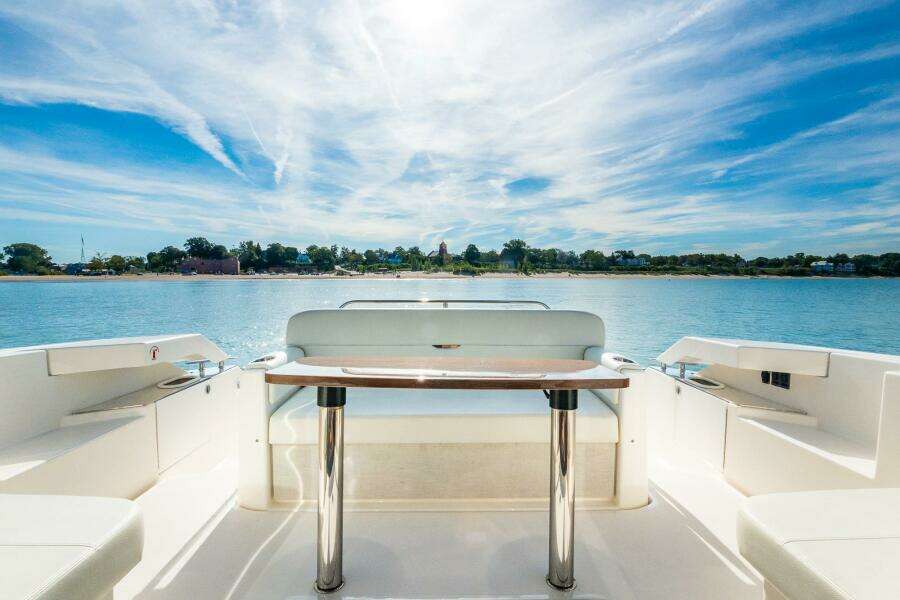 2022 Tiara Yachts 39 Coupe