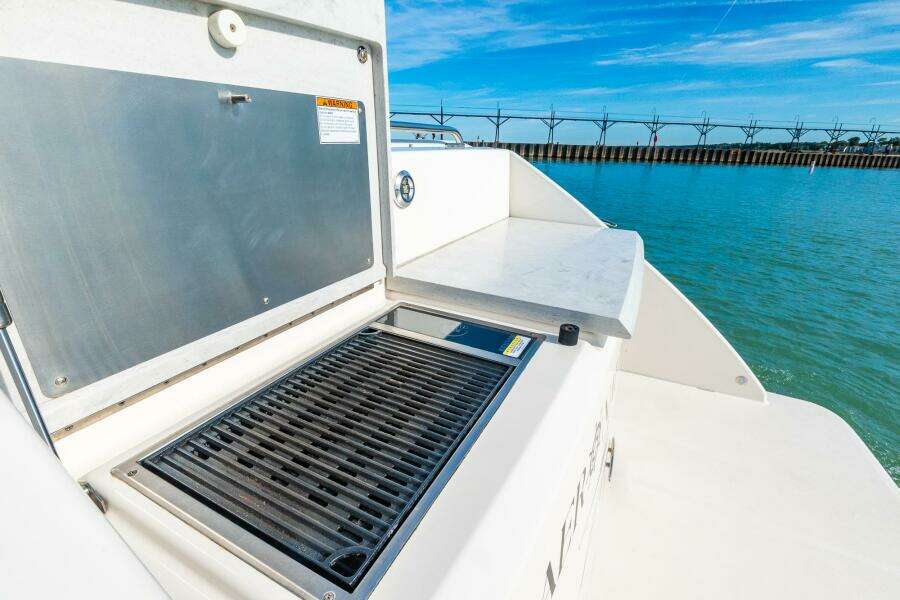 2022 Tiara Yachts 39 Coupe