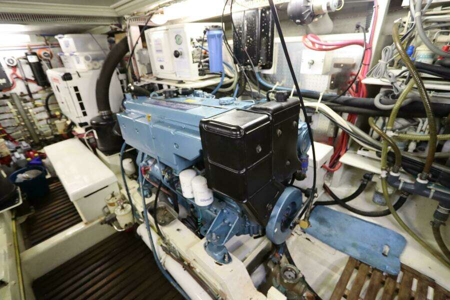 2005 DeFever Cockpit Motor Yacht