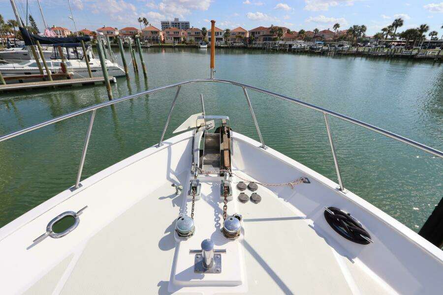 2005 DeFever Cockpit Motor Yacht