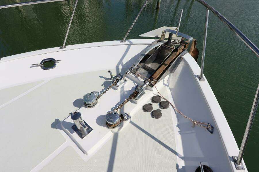 2005 DeFever Cockpit Motor Yacht