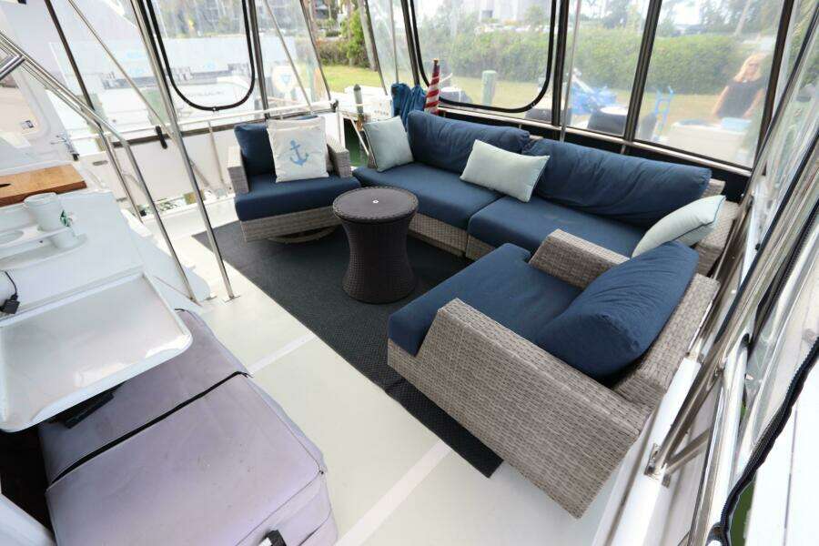 2005 DeFever Cockpit Motor Yacht