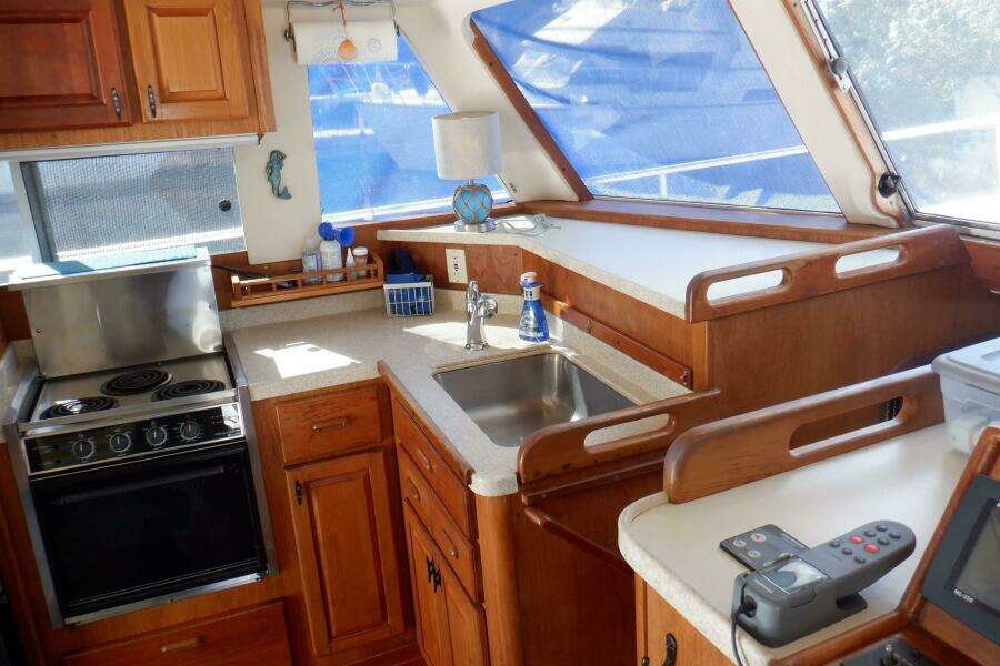 1999 Mainship 350 Trawler