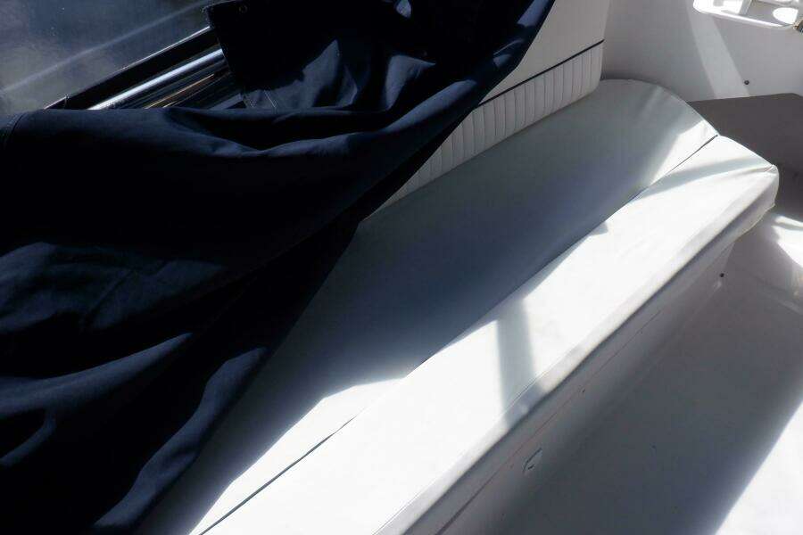 1999 Mainship 350 Trawler