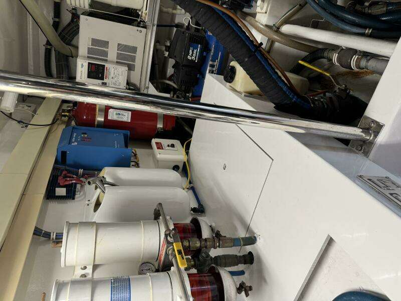 2004 Hatteras 60 Convertible