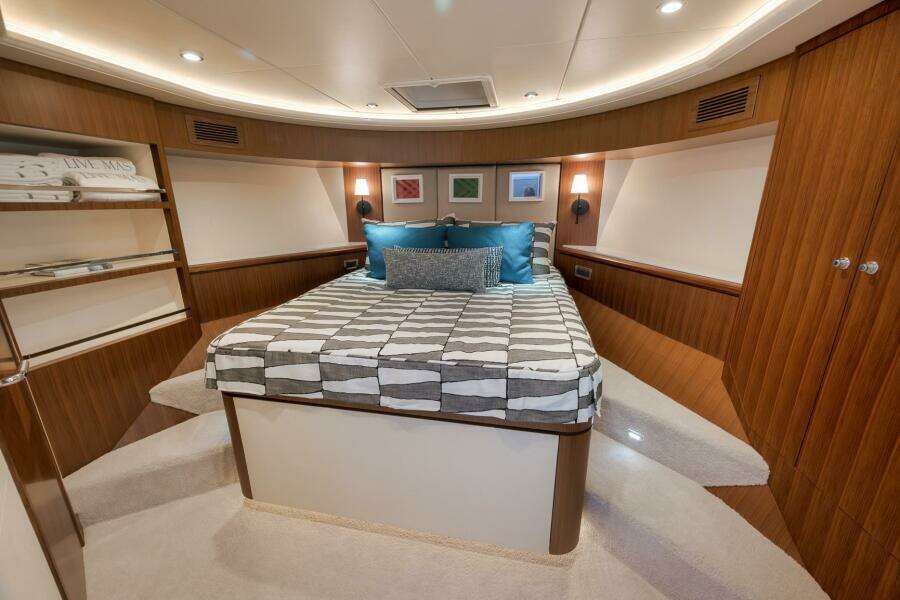 2017 Ocean Alexander 85