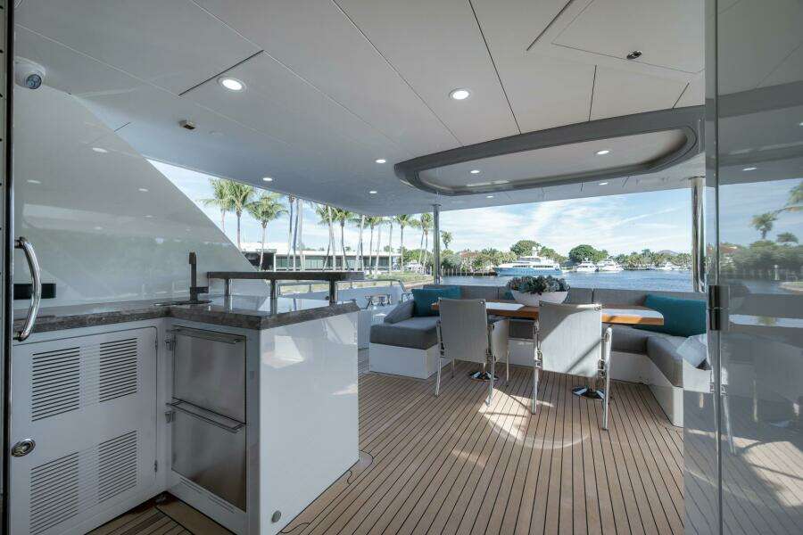 2017 Ocean Alexander 85