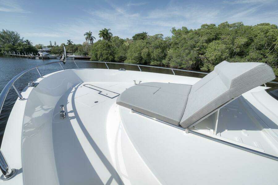 2017 Ocean Alexander 85