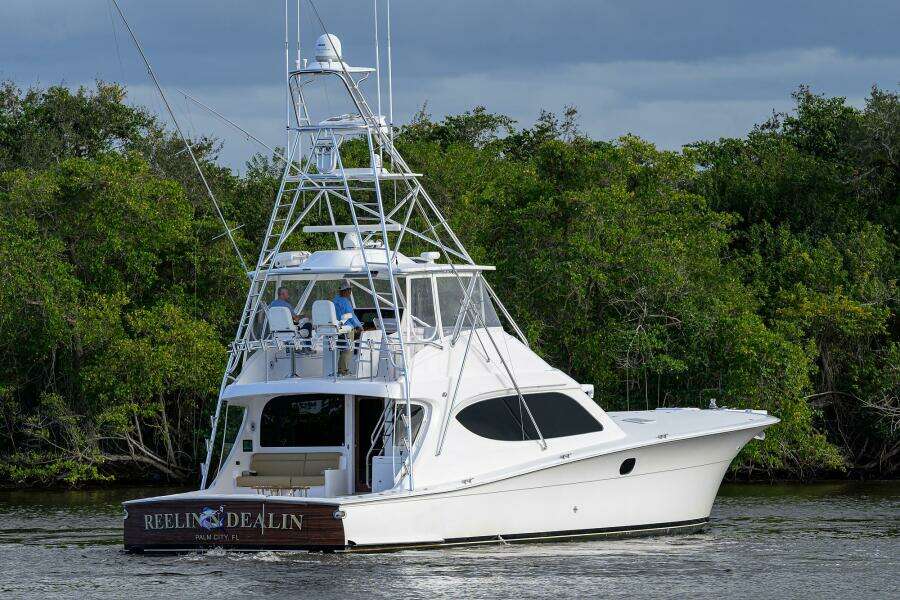 Hatteras 63 Reelin N Dealin - Exterior Profile