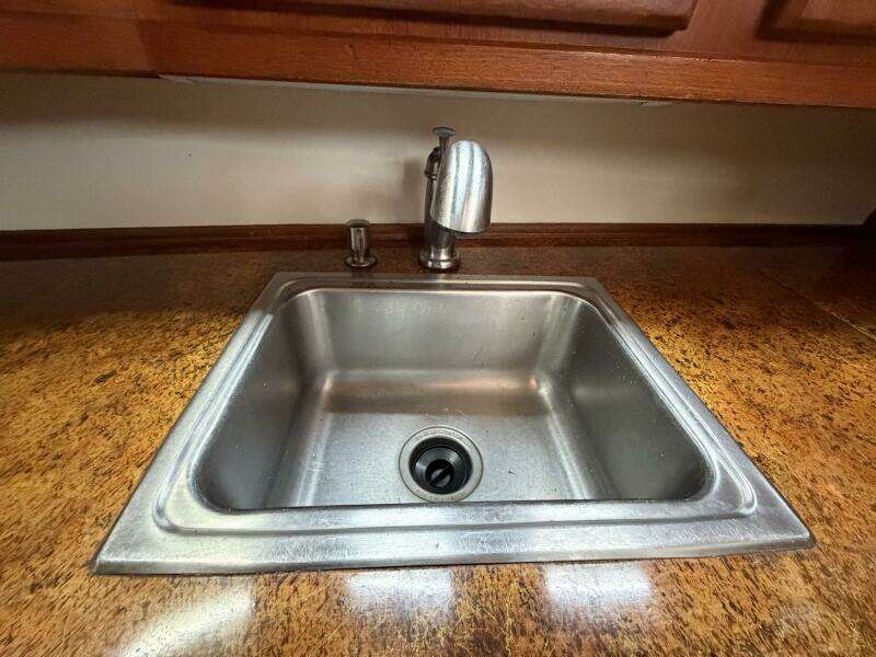 1987 Viking 44 Motor Yacht