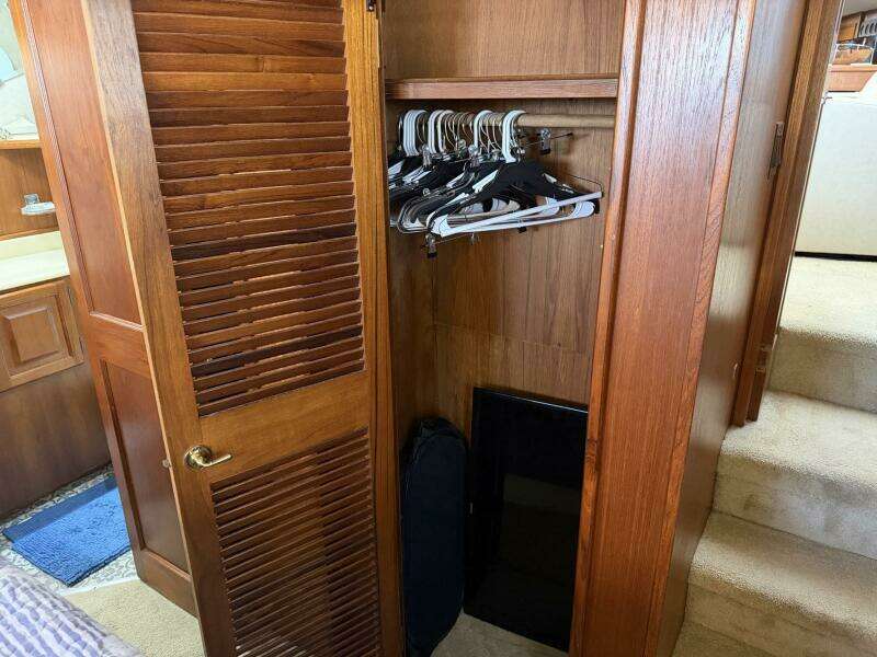 1987 Viking 44 Motor Yacht