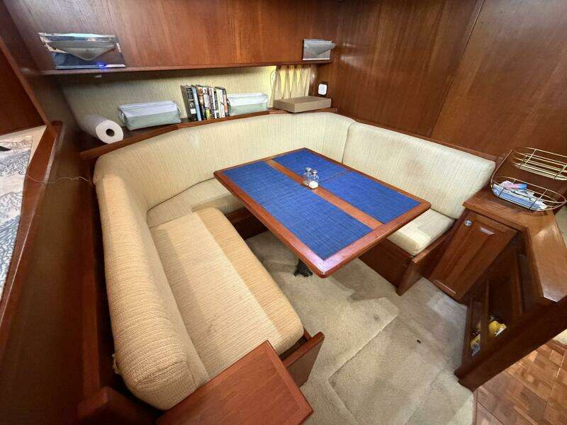 1987 Viking 44 Motor Yacht
