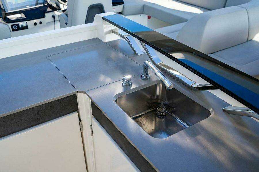 2022 Absolute 64 Navetta