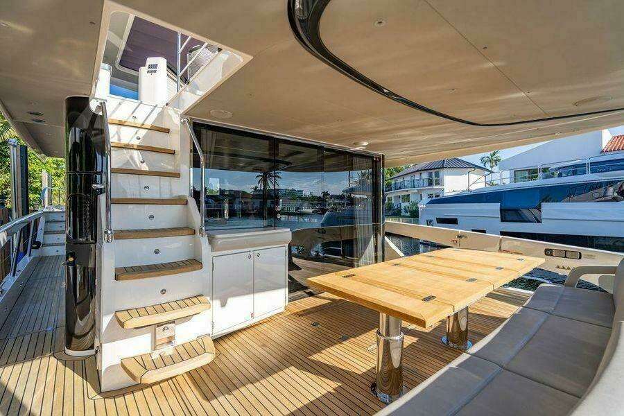 2022 Absolute 64 Navetta