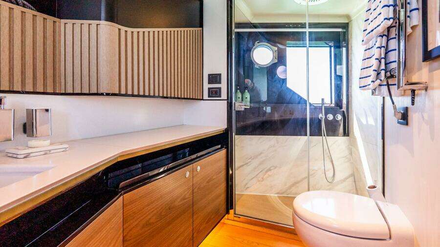 2022 Absolute 64 Navetta