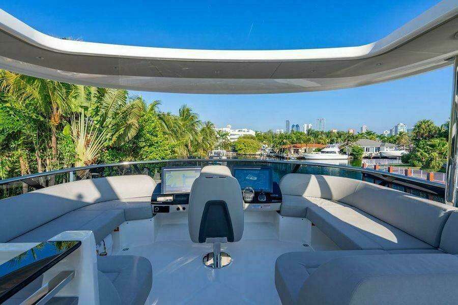 2022 Absolute 64 Navetta