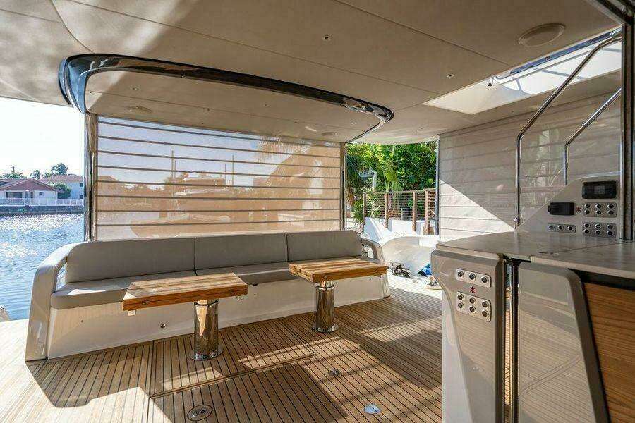 2022 Absolute 64 Navetta