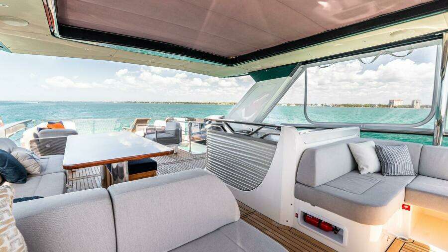 2022 Absolute 64 Navetta