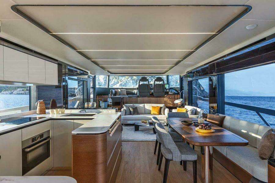 2022 Absolute 64 Navetta