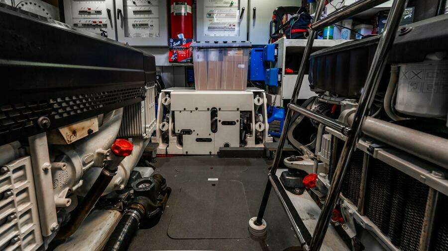 2022 Absolute 64 Navetta