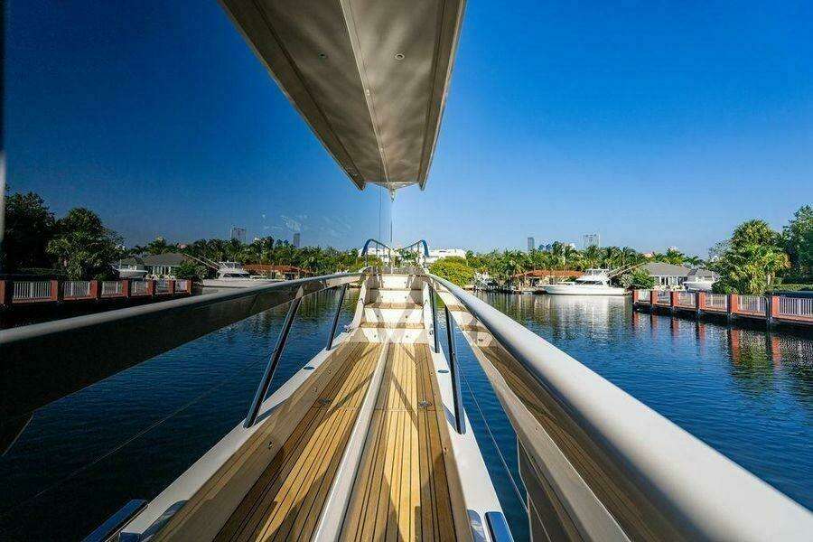 2022 Absolute 64 Navetta