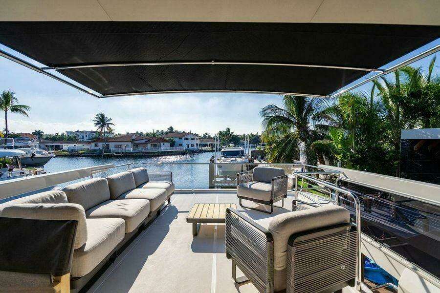 2022 Absolute 64 Navetta