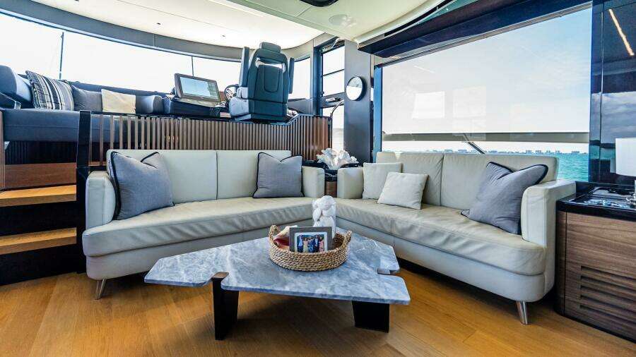 2022 Absolute 64 Navetta