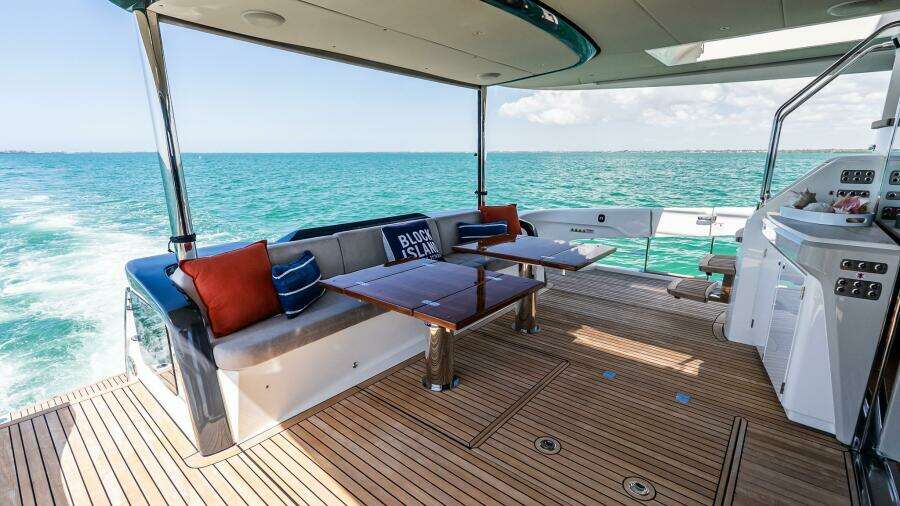 2022 Absolute 64 Navetta