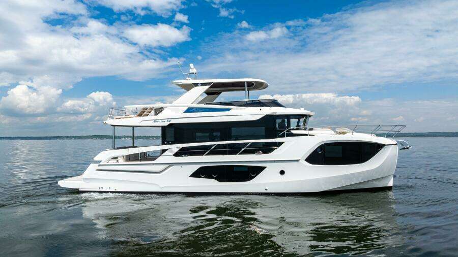 2022 Absolute 64 Navetta