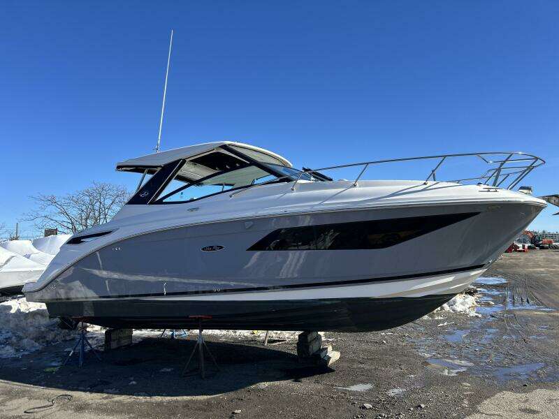 2021 Sea Ray 320 Sundancer