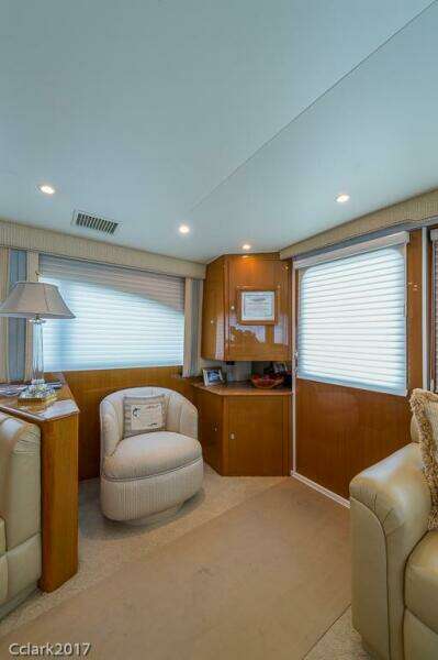 2007 Post 53 Convertible