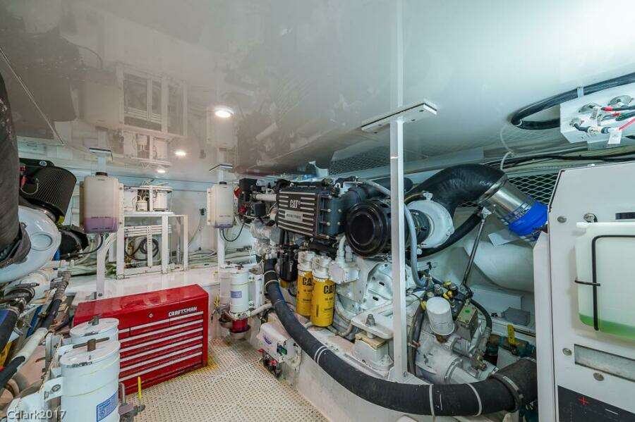 2007 Post 53 Convertible