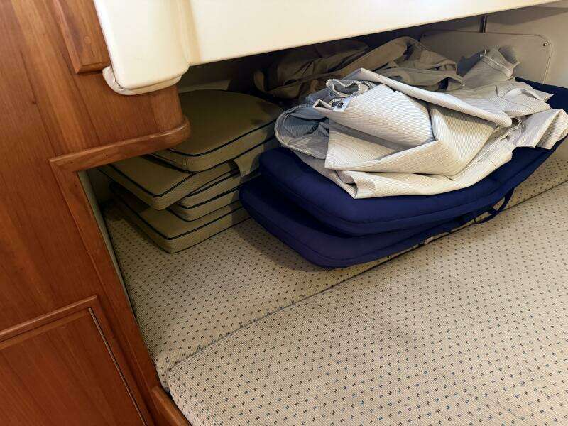 1999 Island Packet 380