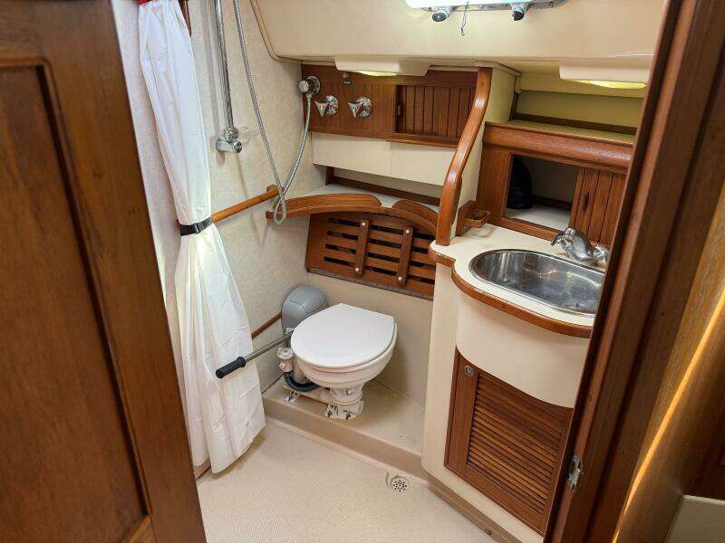 1999 Island Packet 380