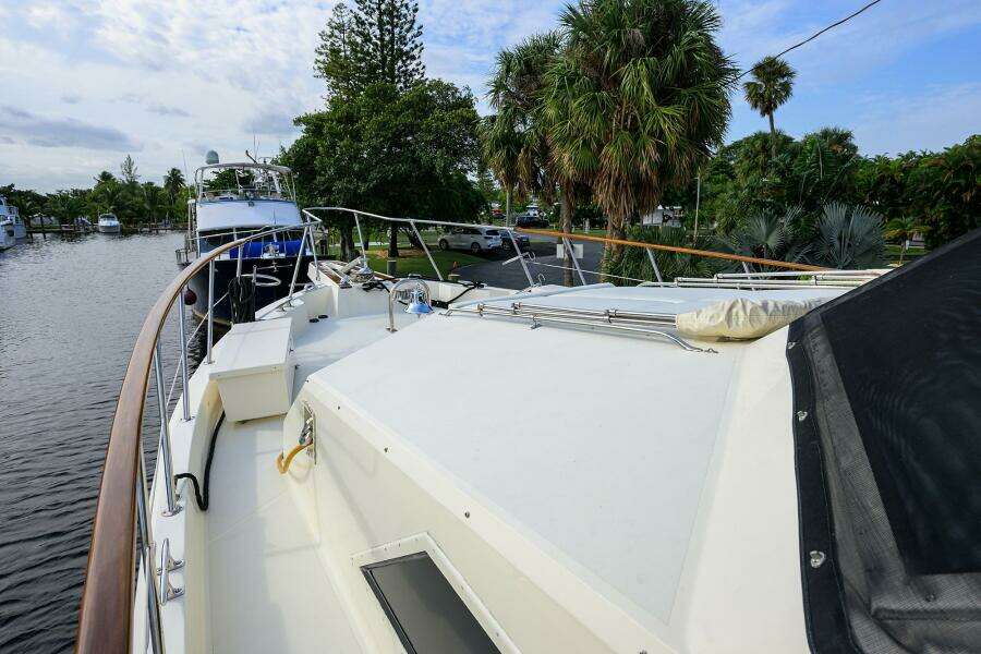 1991 Hatteras 78 Cockpit Motor Yacht
