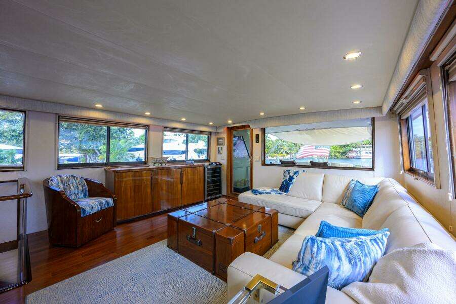 1991 Hatteras 78 Cockpit Motor Yacht