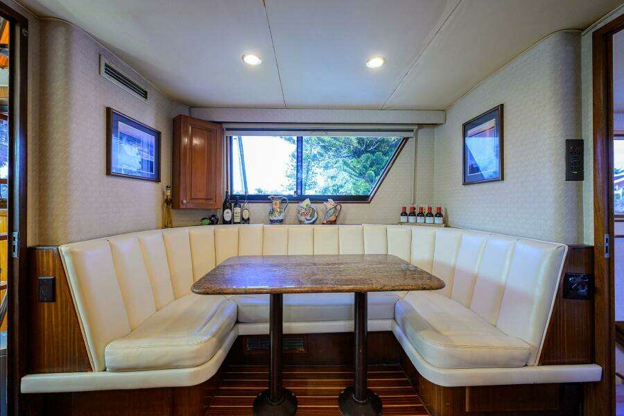 1991 Hatteras 78 Cockpit Motor Yacht