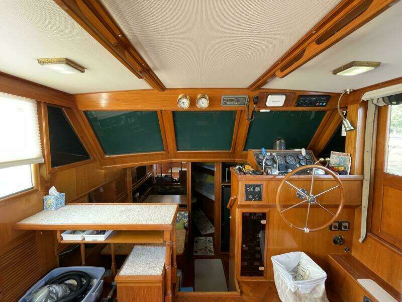 1987 Heritage East 40 Sundeck