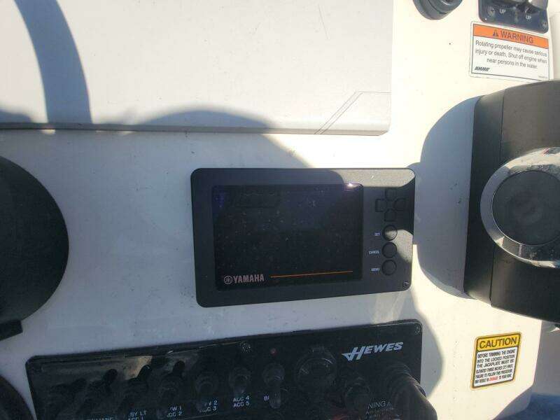 2021 Hewes Redfisher 21