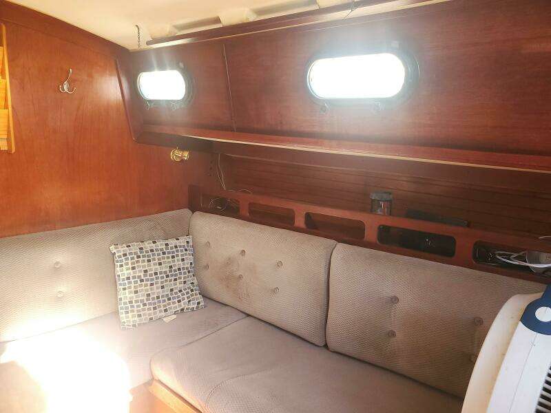 1987 Cape Dory 330
